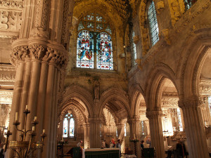 Interior of Rosslyn Chapel by Miguel Jiménez Gañán under CC 2.0